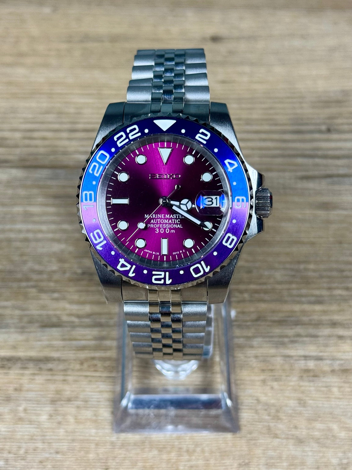 LGT Joker – Montre automatique NH35 – Cadran violet – Lunette violet et bleue – Bracelet Jubilee en acier inoxydable